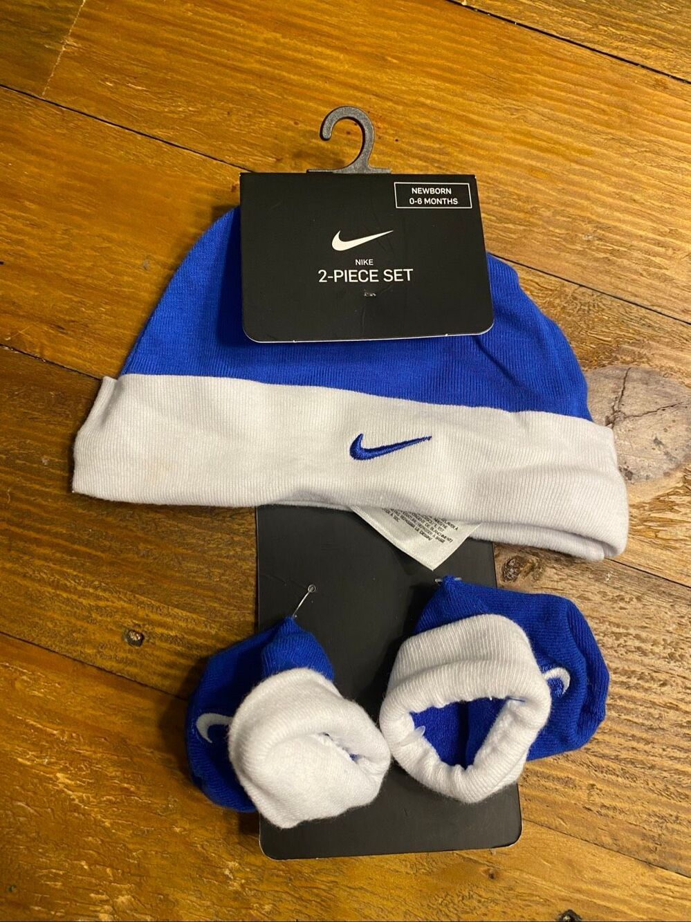 Nike Newborn 0-6 months baby NWT hat sock shoes set blue white beanie
